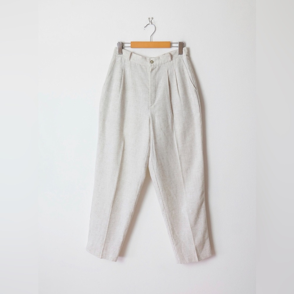 Vintage high waisted tapered pants. (Waist 27-30”)
